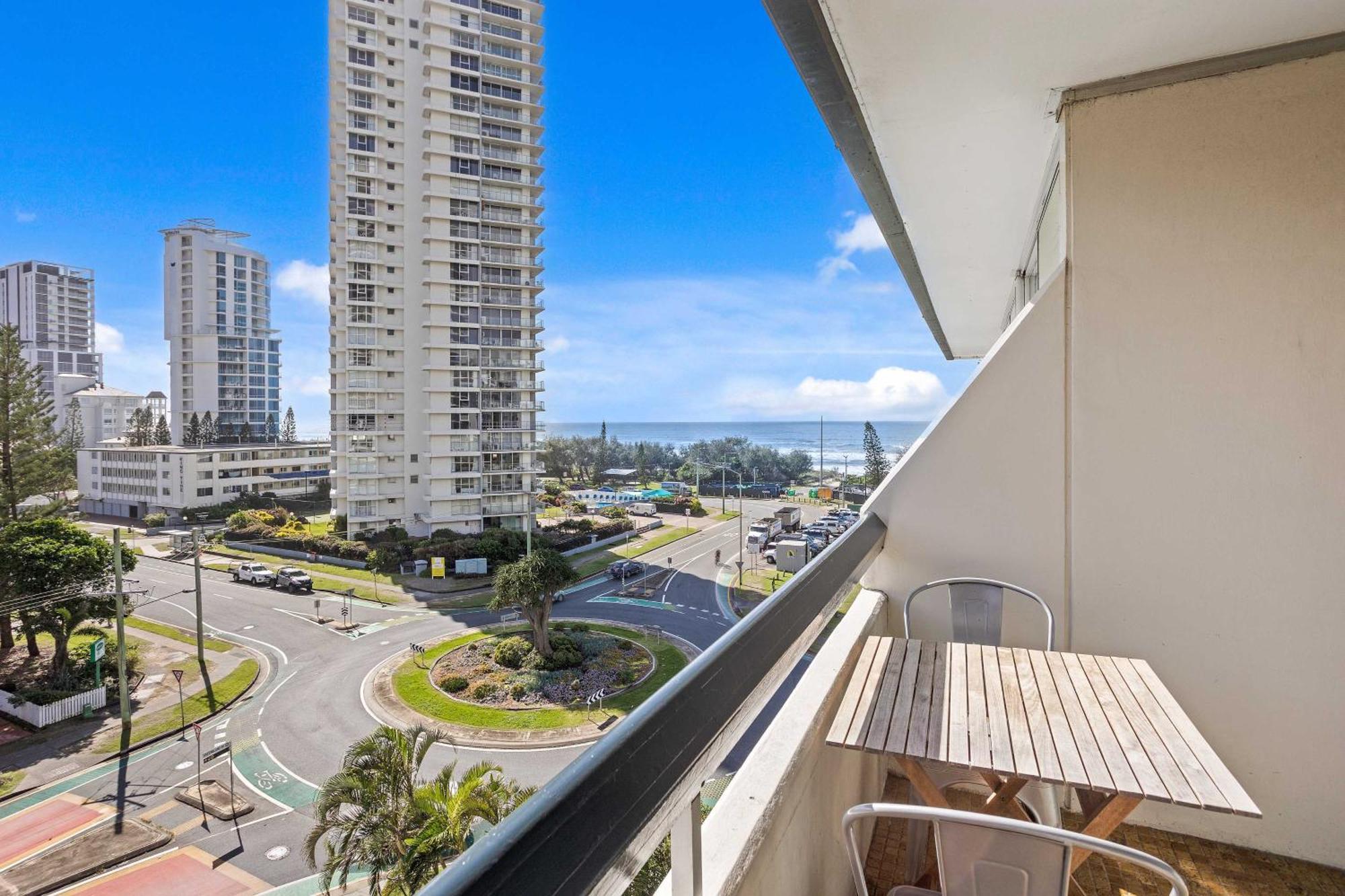 Hi Ho Beach Apartments On Broadbeach Голд-Кост Экстерьер фото