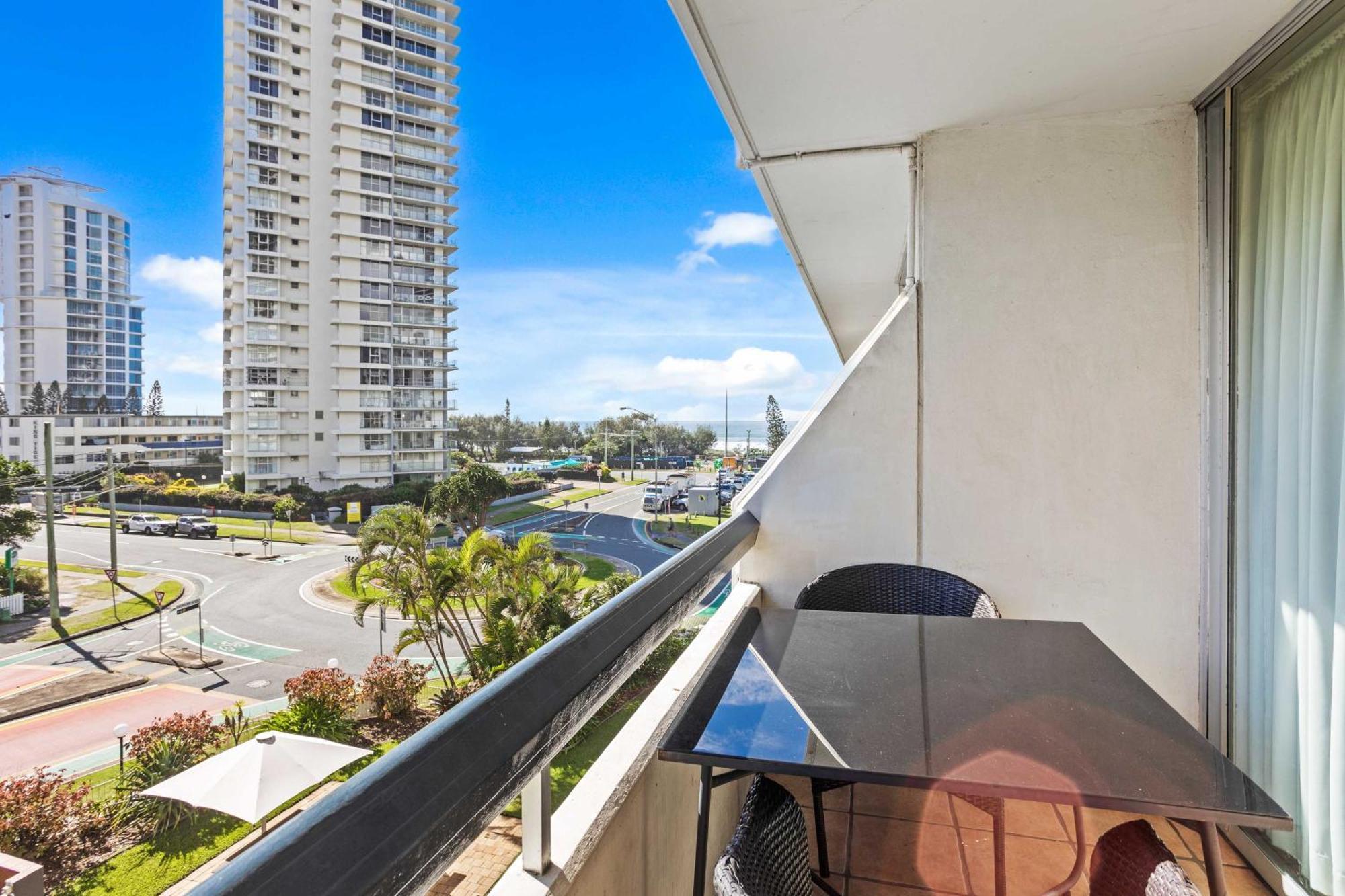 Hi Ho Beach Apartments On Broadbeach Голд-Кост Экстерьер фото